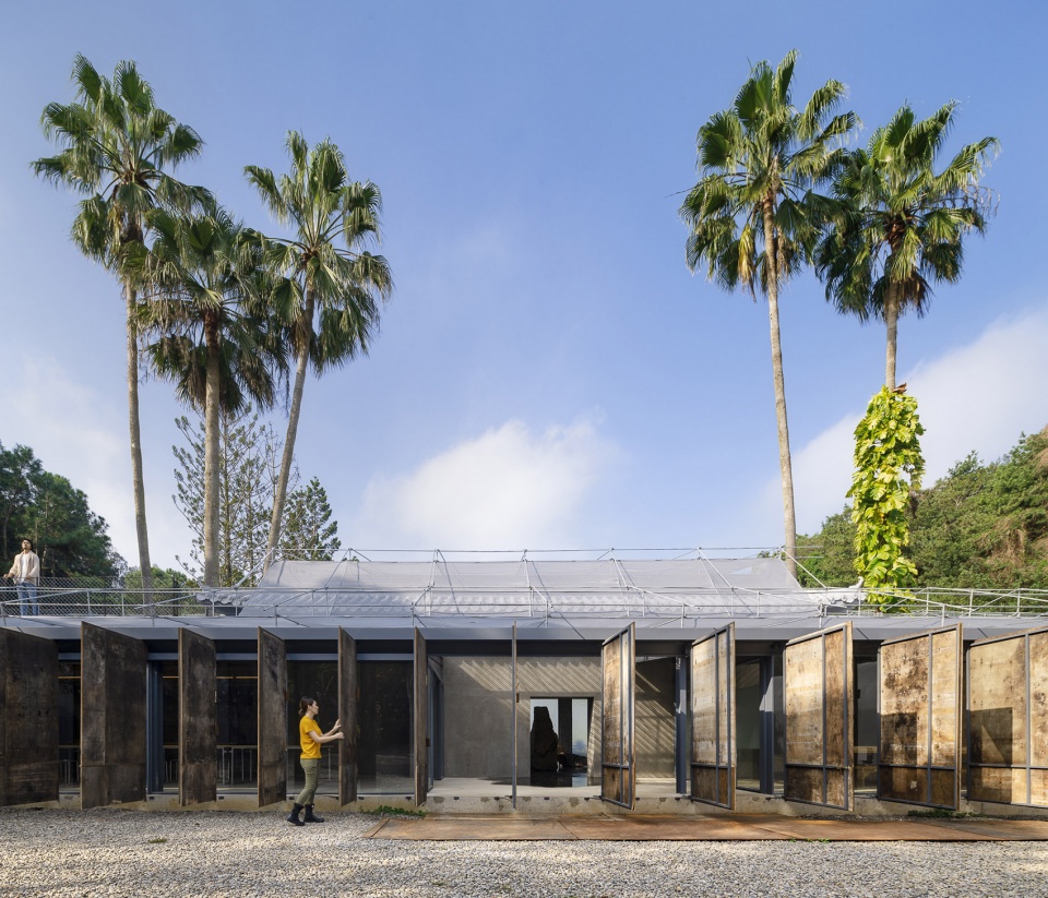 forest big by divooe zein architects