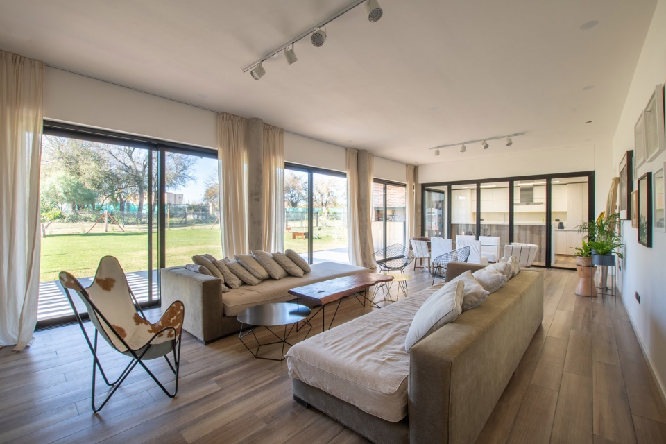 CASA LLV by FLV Arquitectura