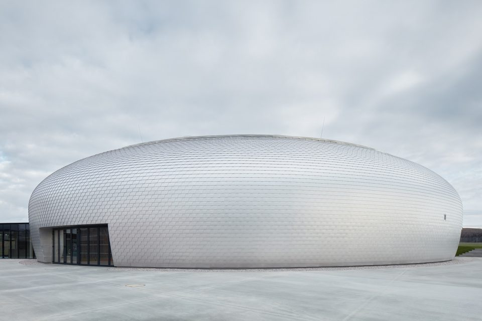dolni brezany sports hall by sporadical 960x640