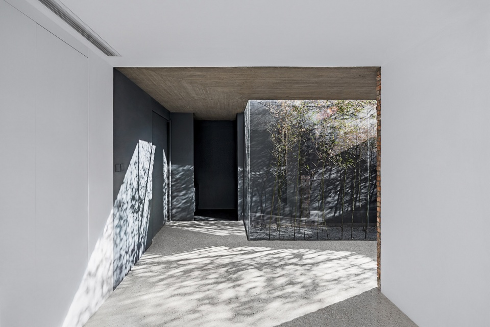 folding courtyard archstudio