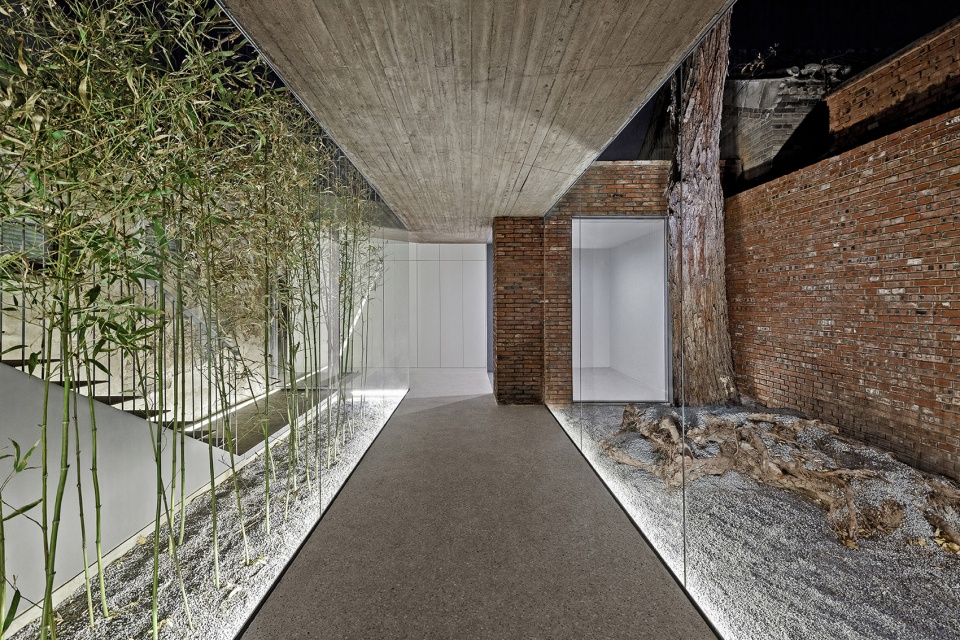 folding courtyard archstudio