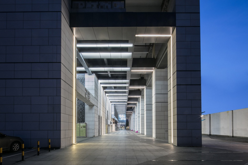 o cubic plaza by infinite architects