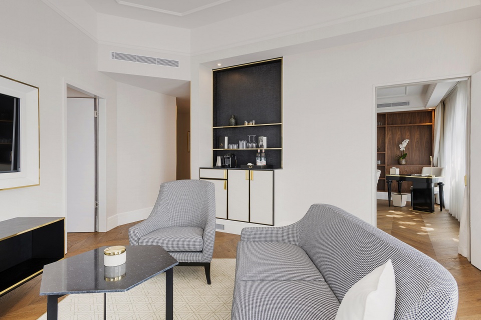 Paris Court Renovation by KROKIARCHIKON
