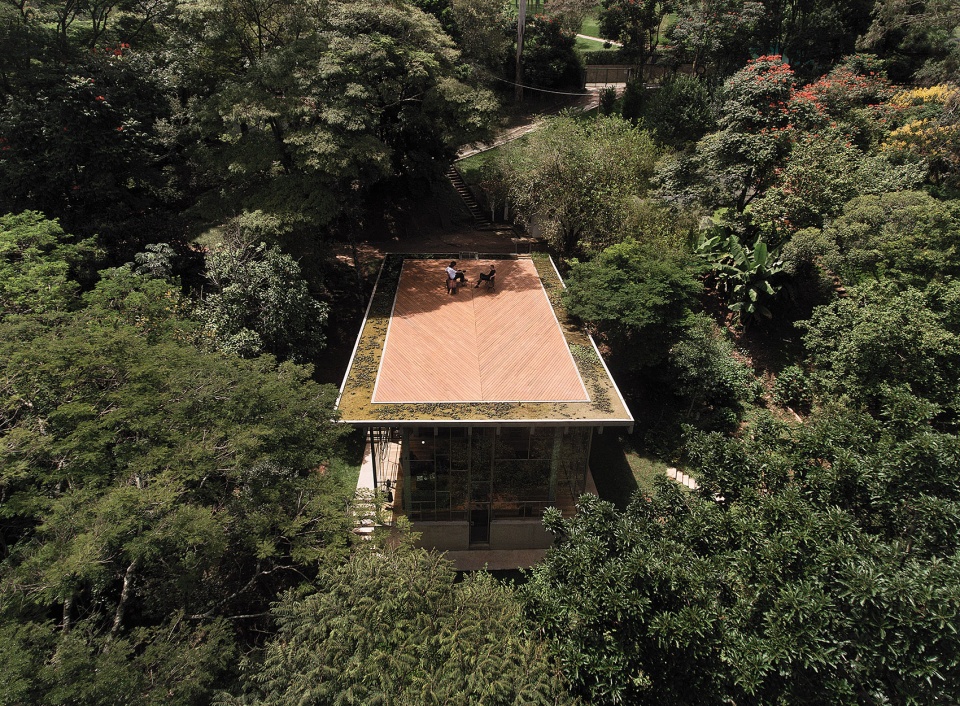 atelier branco casa biblioteca Gleeson Paulino