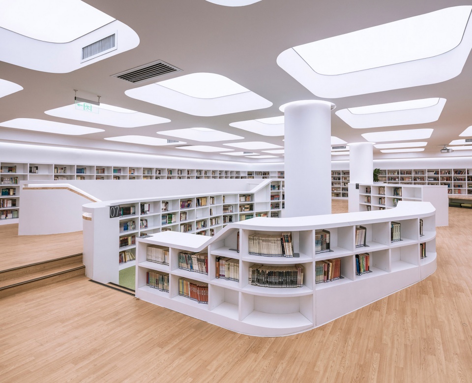 garden of books jingshan school library renovation by hui yin design research