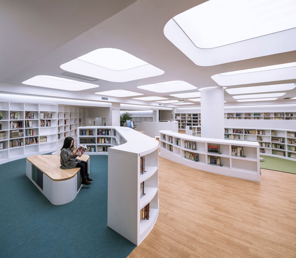 garden of books jingshan school library renovation by hui yin design research