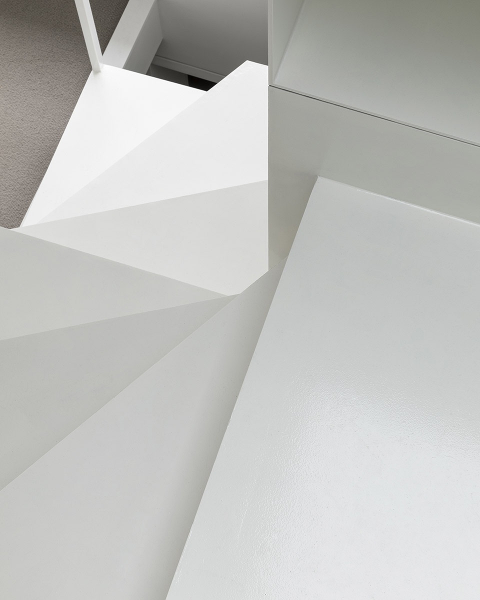 renovation of traditional attic by con form