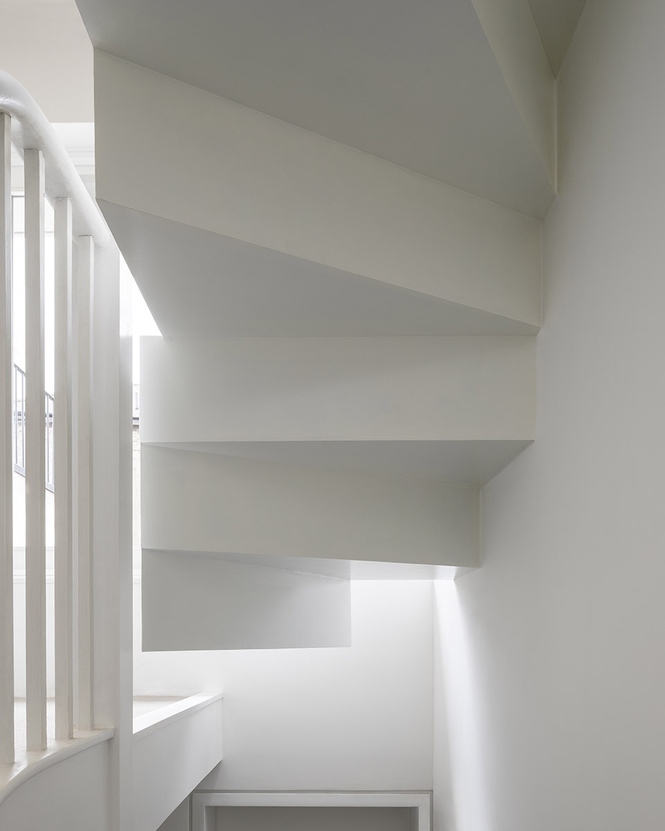 renovation of traditional attic by con form