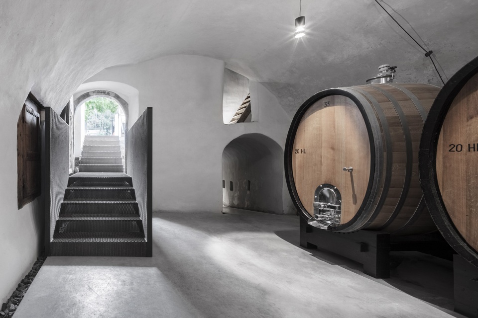 hotel pacherhof new cellar bergmeisterwolf architekten