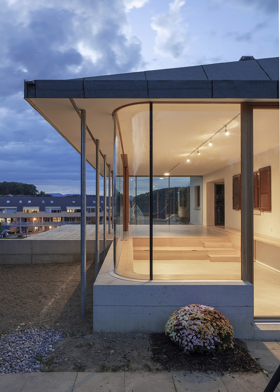 Extension and refurbishment of a private house by Studio 17 Architectes