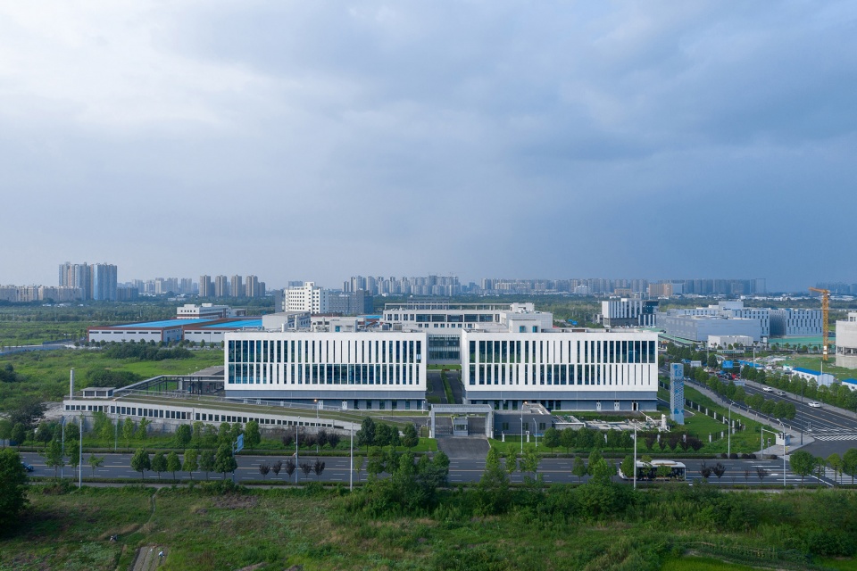 the first stage production base of chengdu chipscreen medicine industry china yuanism architects cpidi