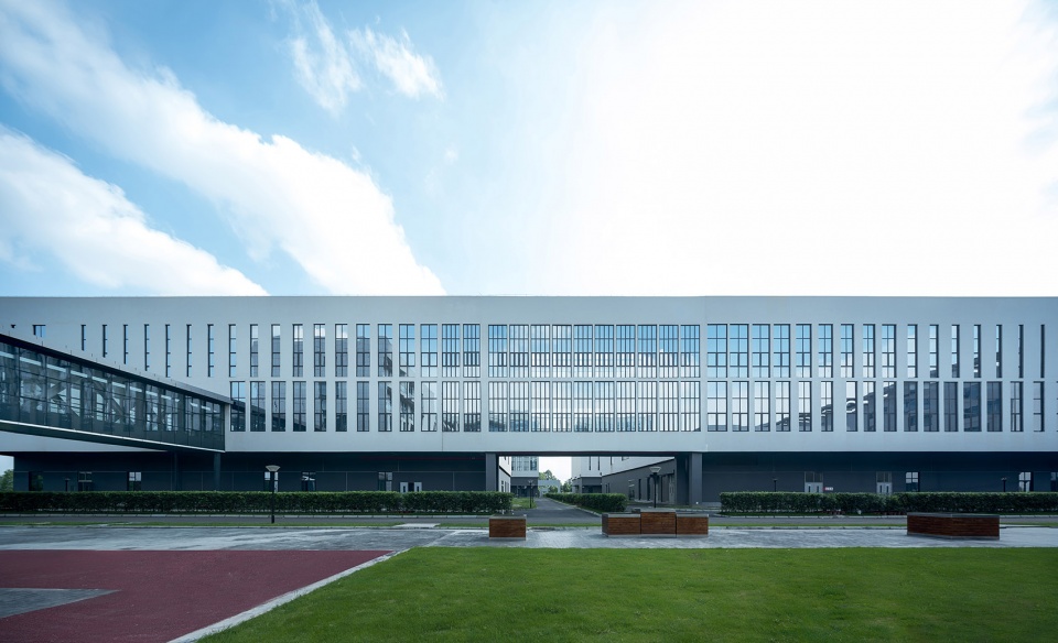 the first stage production base of chengdu chipscreen medicine industry china yuanism architects cpidi