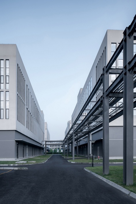 the first stage production base of chengdu chipscreen medicine industry china yuanism architects cpidi