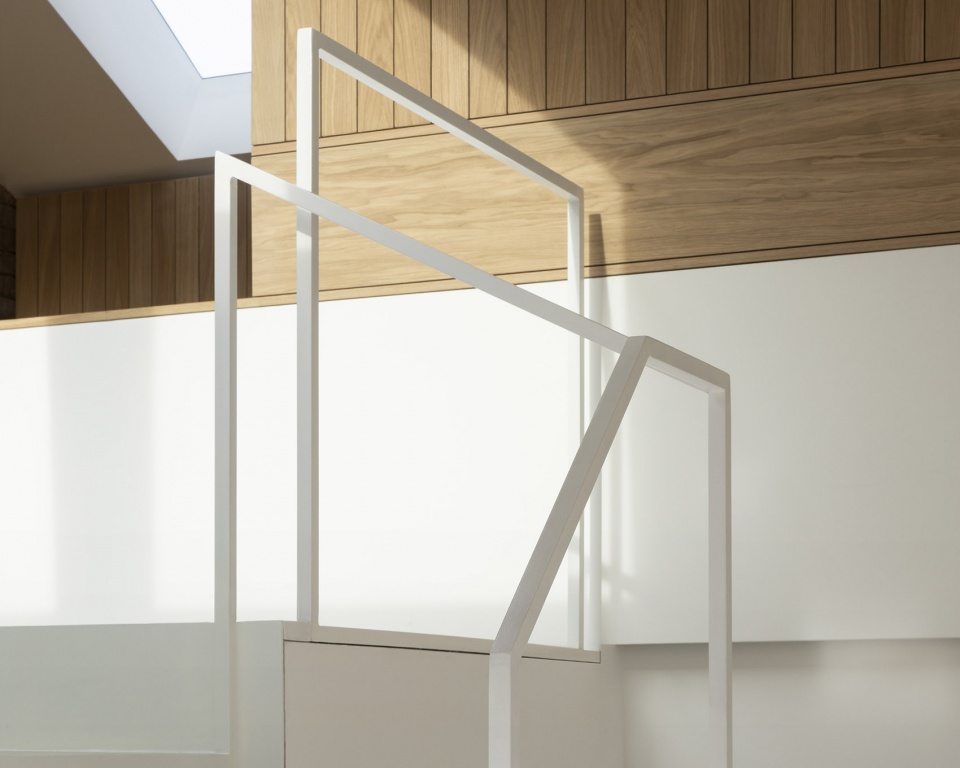 renovation of traditional attic by con form