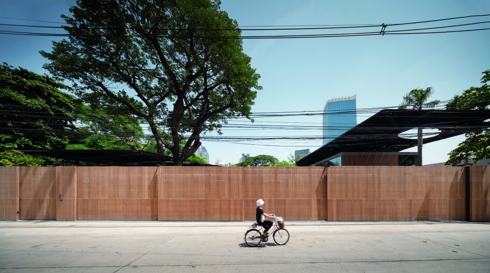 Austrian Embassy Bangkok by HOLODECK architects 1