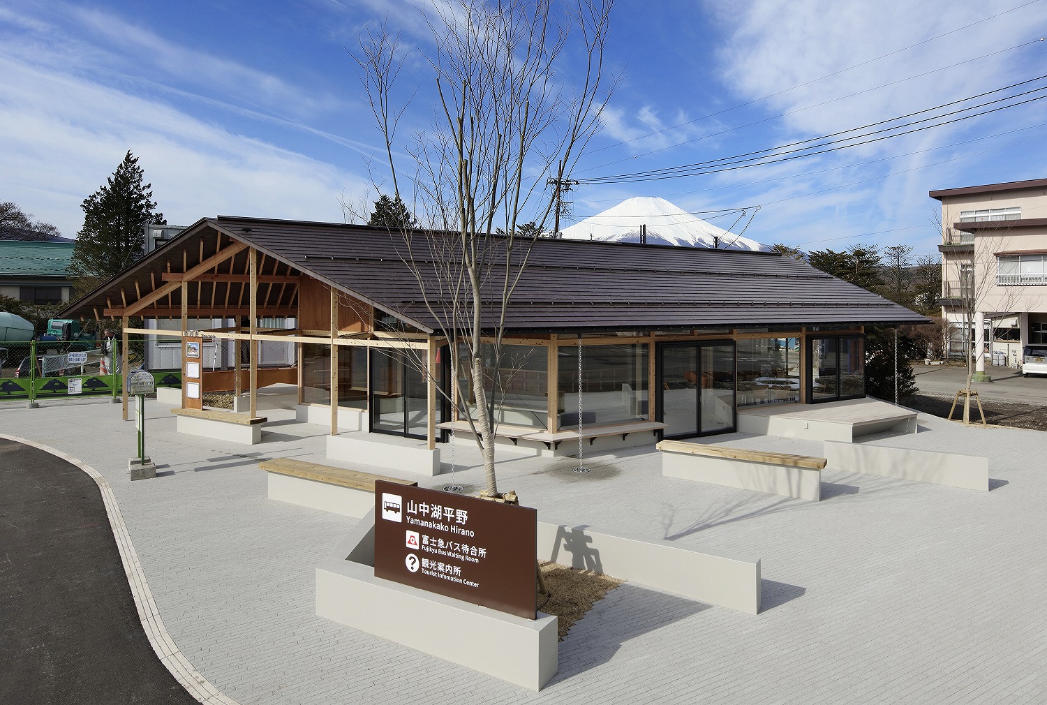 山中湖村巴士站和游客中心,日本 / sugawaradaisuke architects