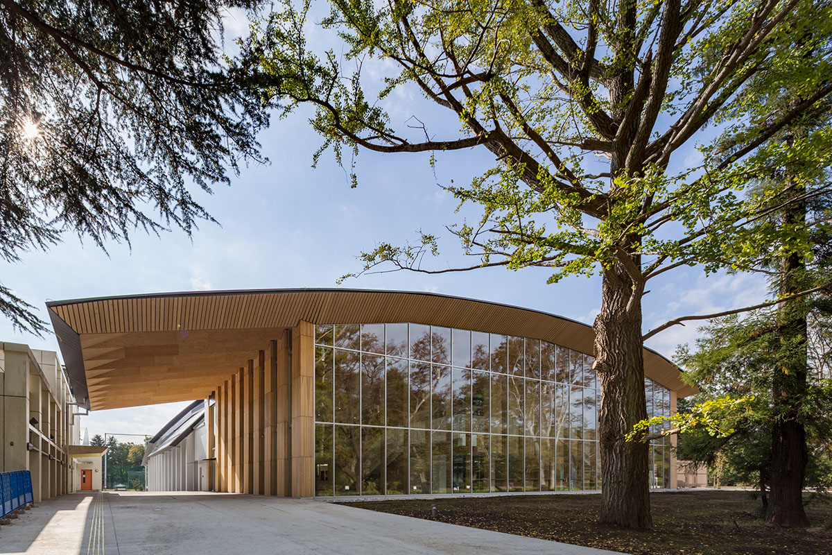 icu new physical education center by kengo kuma and associates