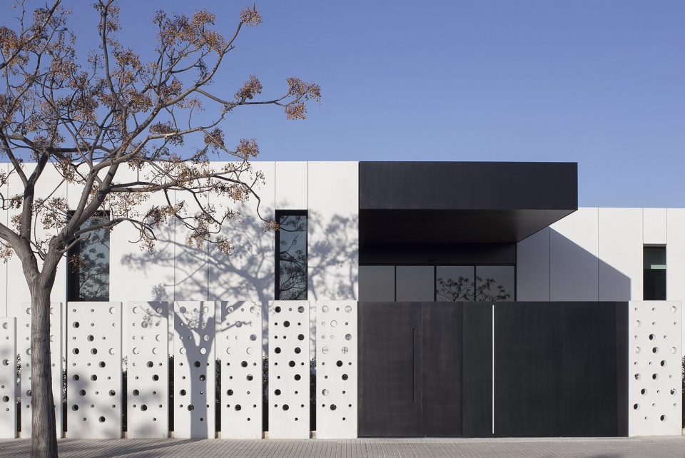 pronova dental clinic by francesc rife studio
