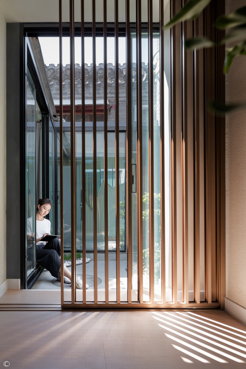 64 dongrongxian hutong renovation china by bazuo architecture studio
