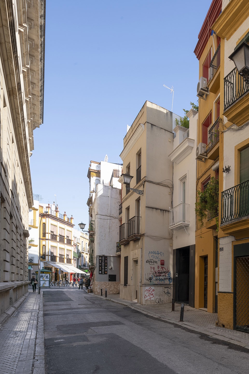 house a11 in sevilla by guillermo vazquez consuegra