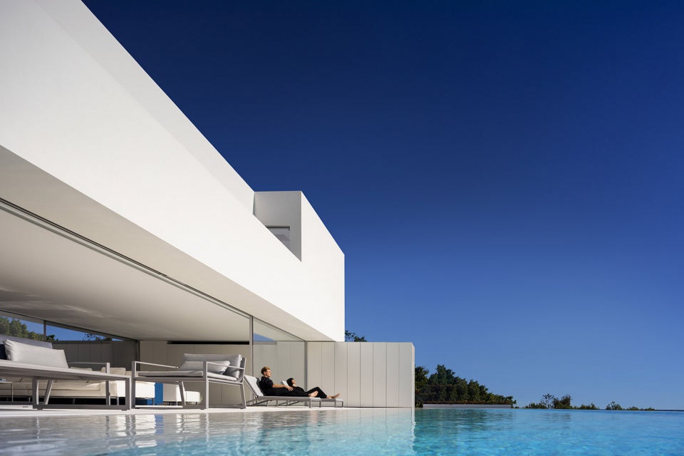 house in santa pola by fran silvestre arquitectos