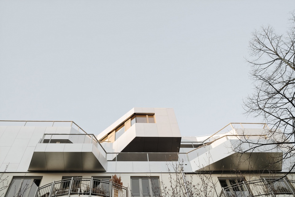 r11 roof extension maxvorstadt by pool leber architekten