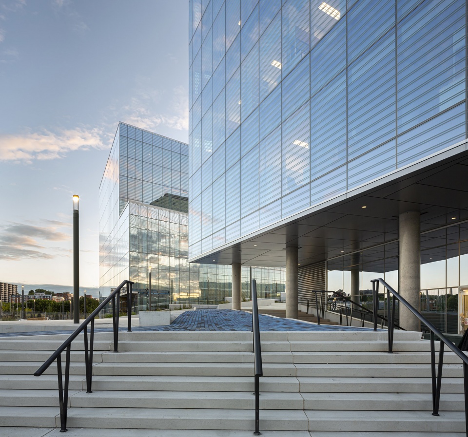 sciences complex at the mil campus of the universite de montreal by menkes shooner dagenais letourneux lemay nfoe architects
