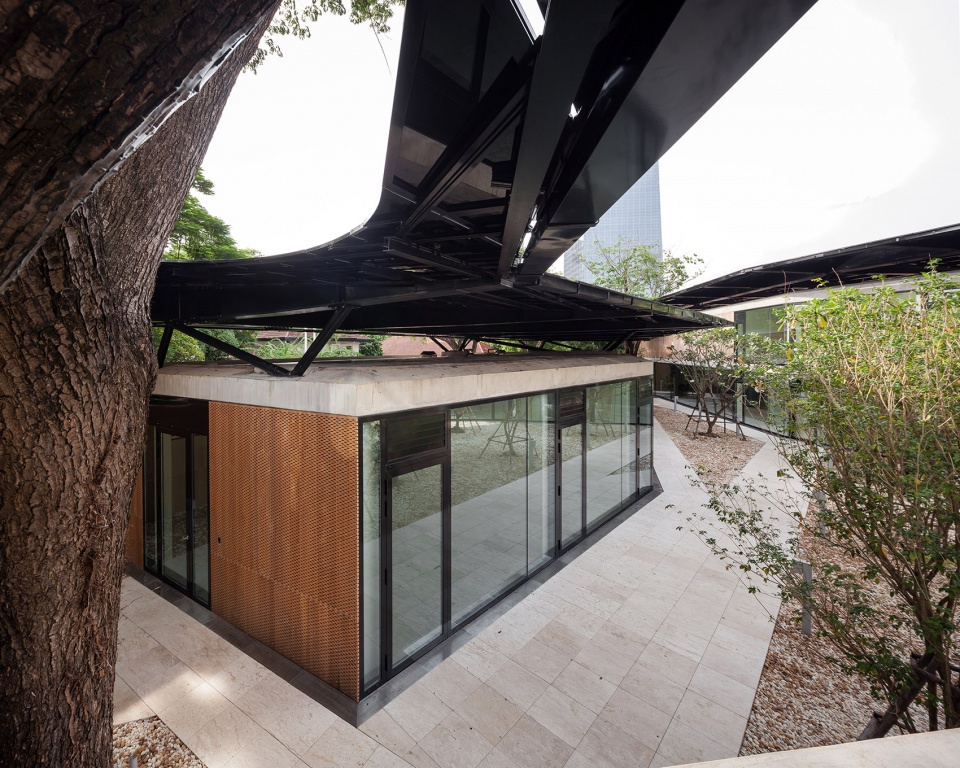Austrian Embassy Bangkok by HOLODECK architects