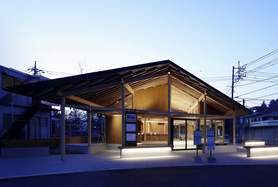 bus terminal and tourist center in yamanakako village by sugawaradaisuke architects