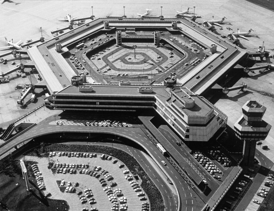 meinhard von gerkan receives the liang sicheng architecture prize