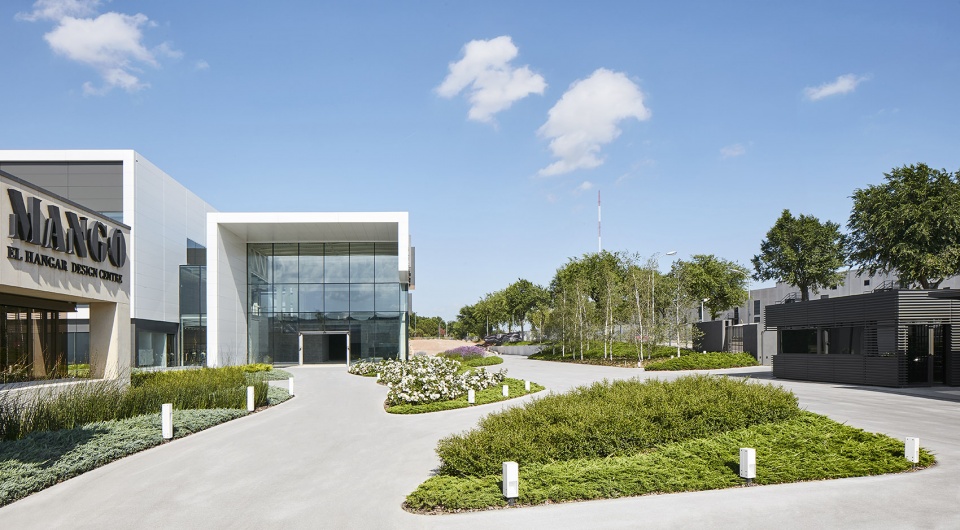Landscape Project for HANGAR THE LINE DESIGN CENTER by AELAND