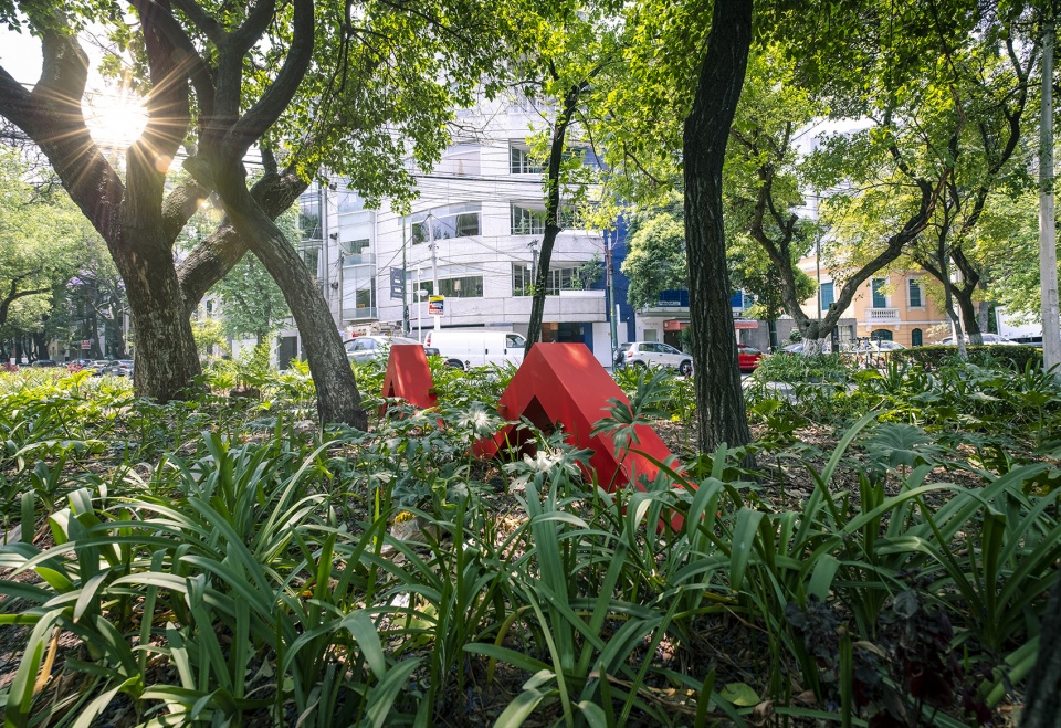 red threads by miguel de la torre architects