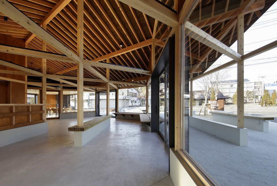 bus terminal and tourist center in yamanakako village by sugawaradaisuke architects
