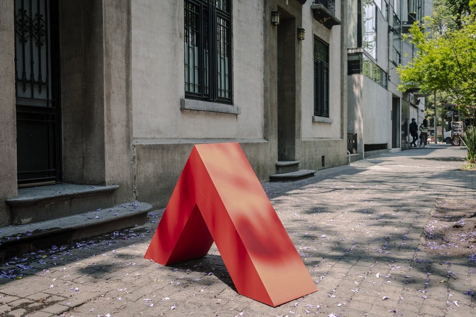 red threads by miguel de la torre architects