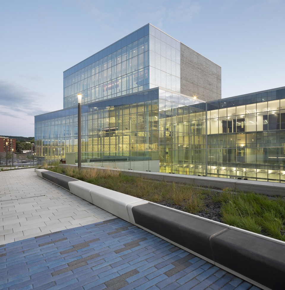 sciences complex at the mil campus of the universite de montreal by menkes shooner dagenais letourneux lemay nfoe architects