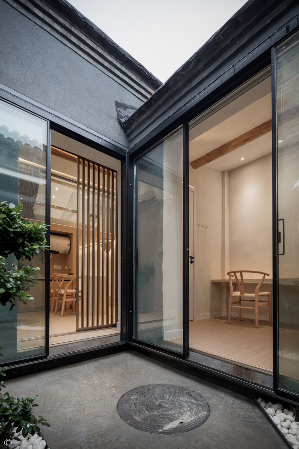 64 dongrongxian hutong renovation china by bazuo architecture studio