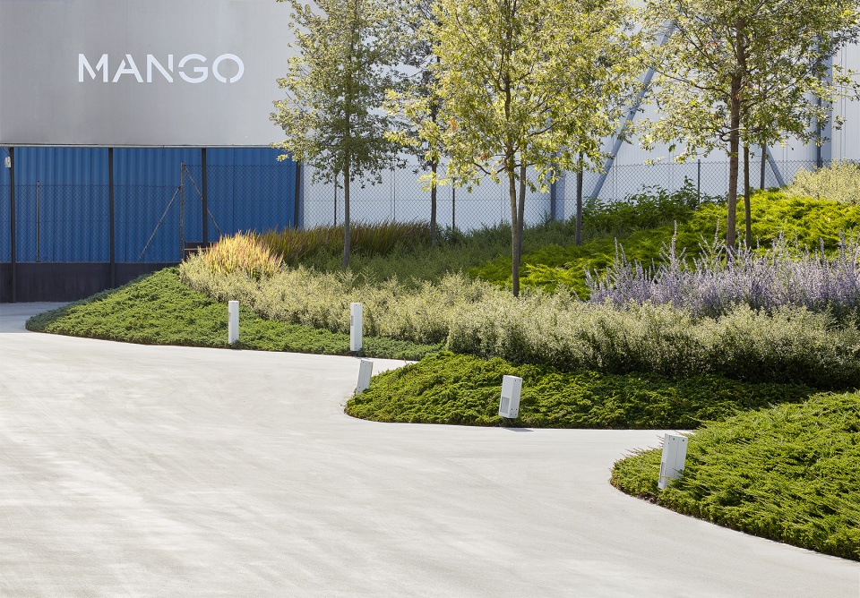 Landscape Project for HANGAR THE LINE DESIGN CENTER by AELAND