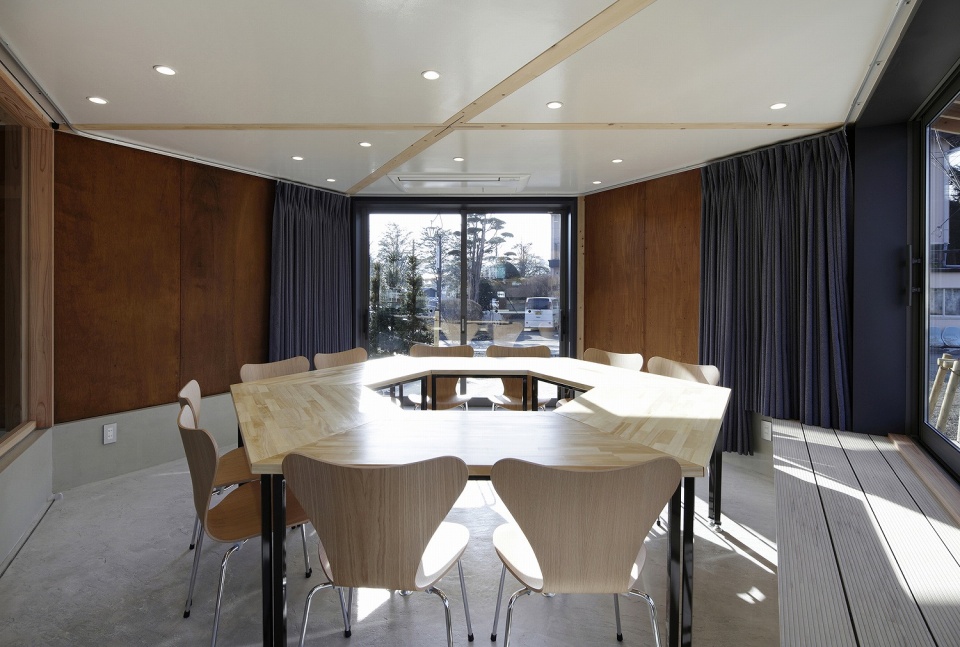 bus terminal and tourist center in yamanakako village by sugawaradaisuke architects