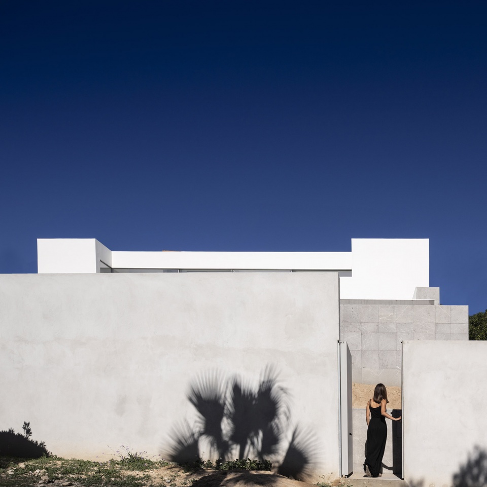 house in santa pola by fran silvestre arquitectos