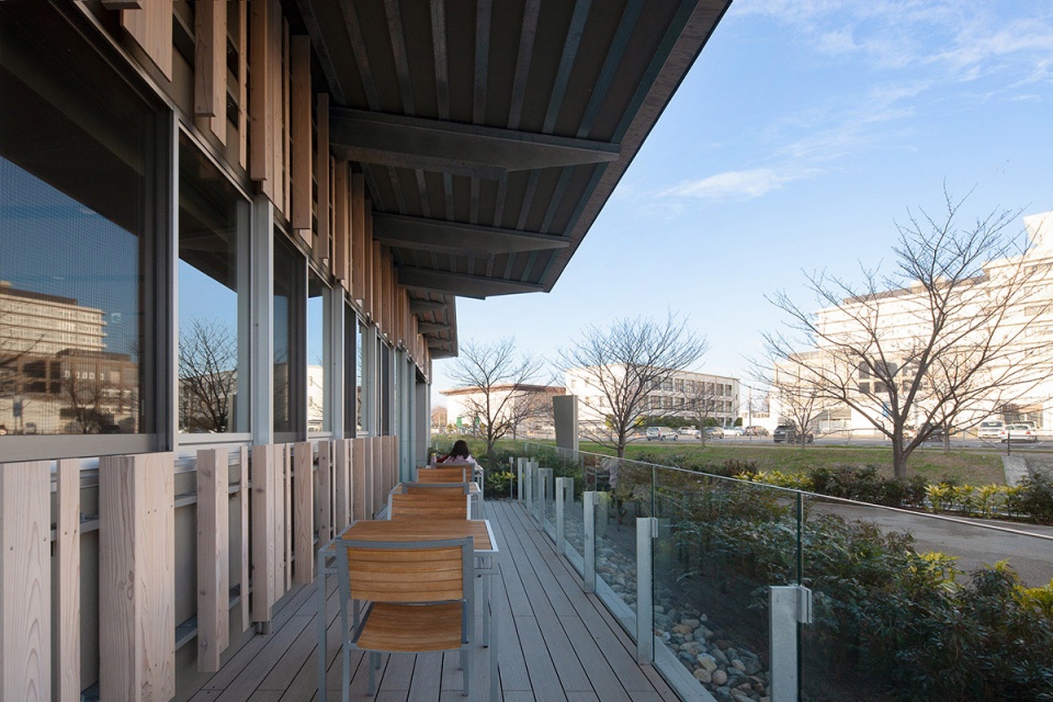 Moriyama City Library by kkaa