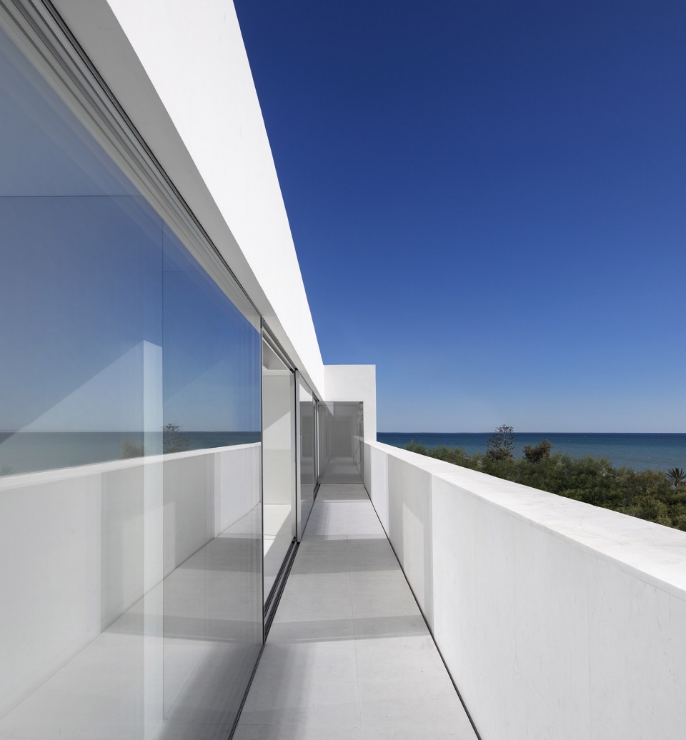 house in santa pola by fran silvestre arquitectos