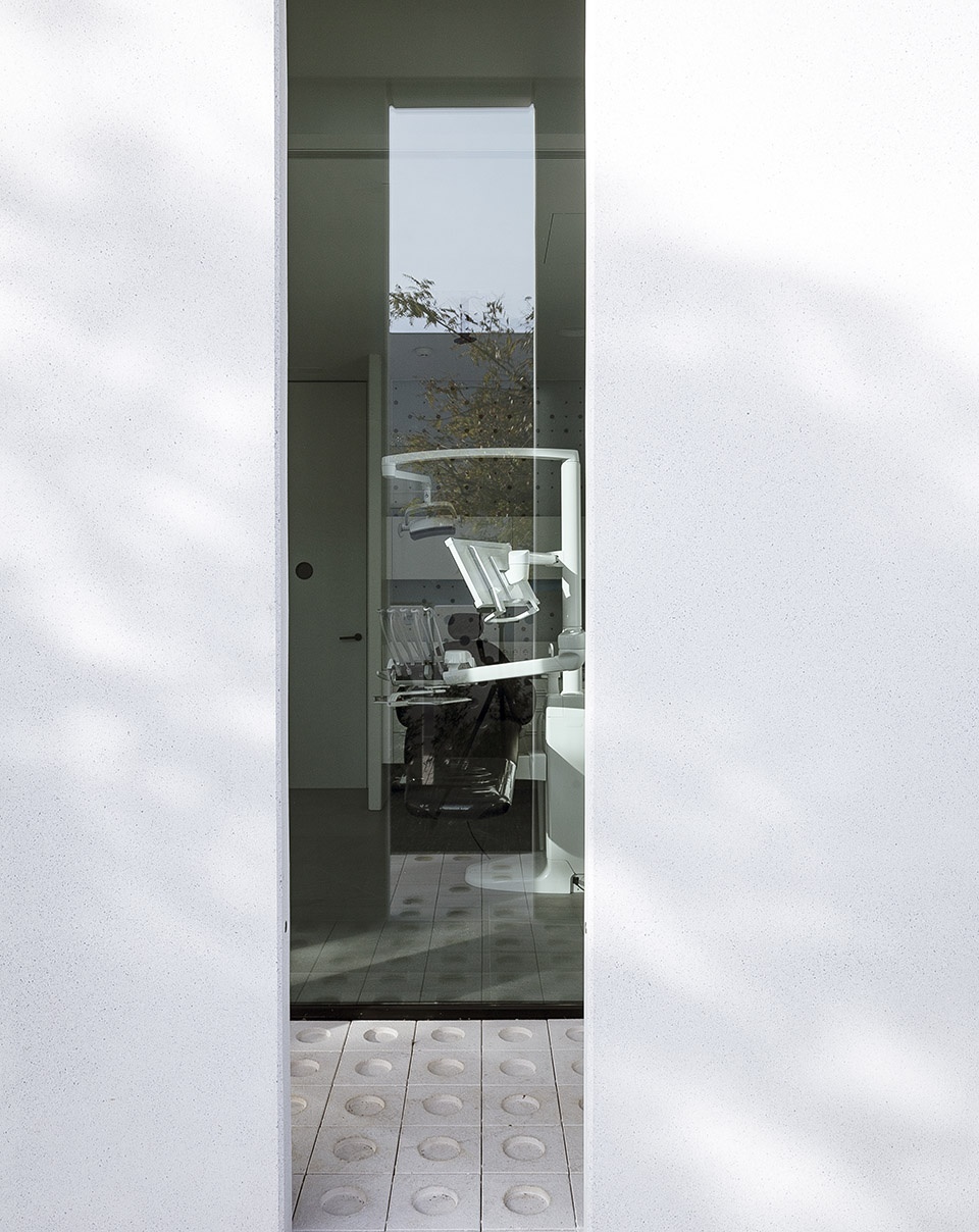 pronova dental clinic by francesc rife studio