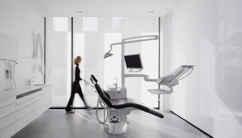 pronova dental clinic by francesc rife studio