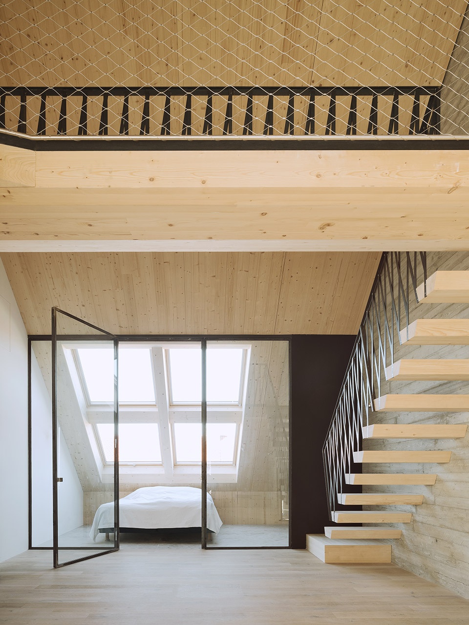 r11 roof extension maxvorstadt by pool leber architekten