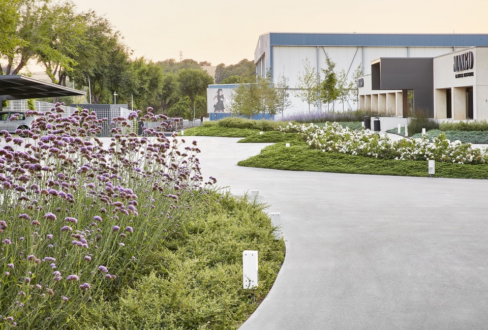 Landscape Project for HANGAR THE LINE DESIGN CENTER by AELAND