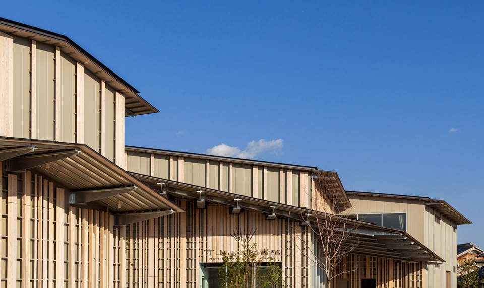 Moriyama City Library by kkaa
