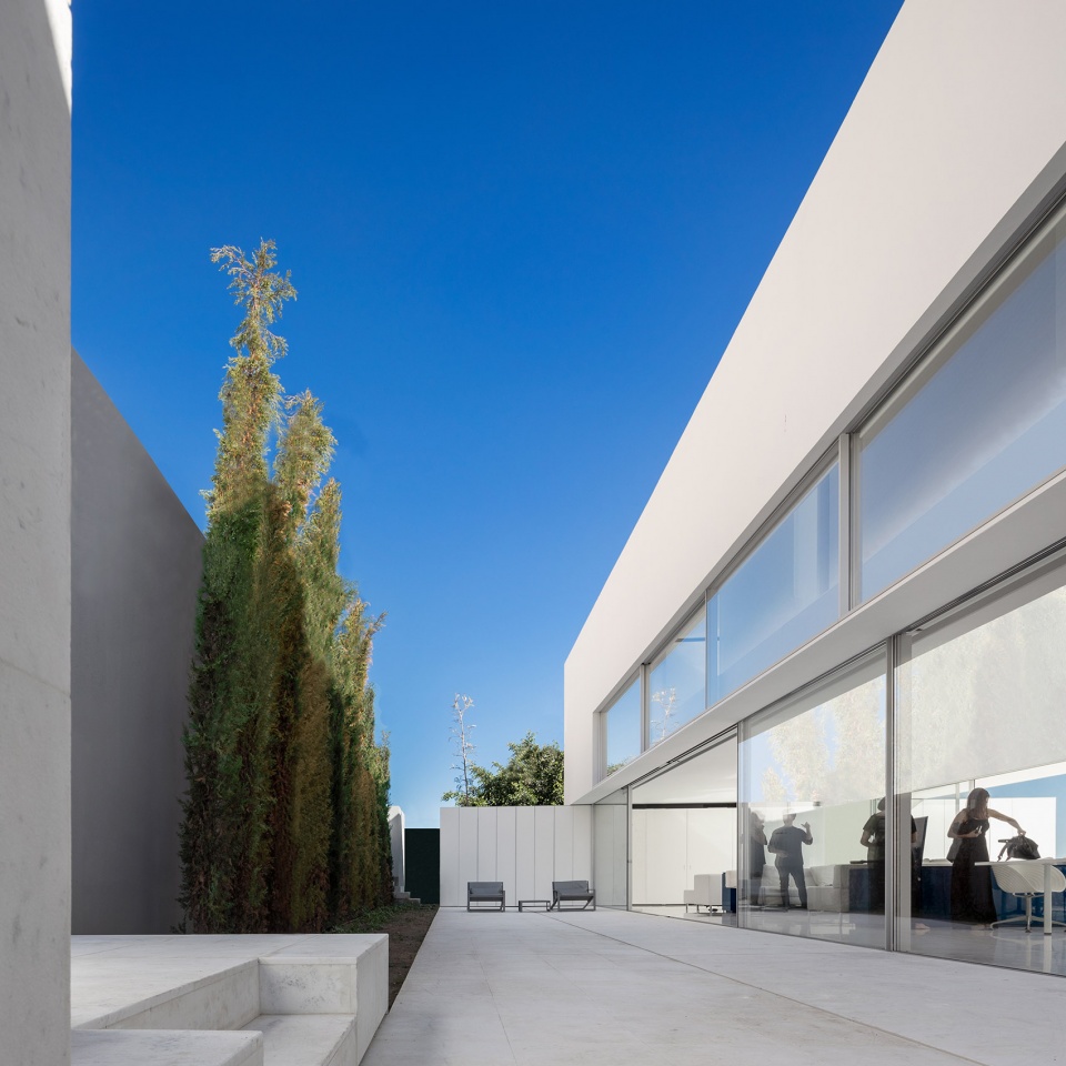 house in santa pola by fran silvestre arquitectos