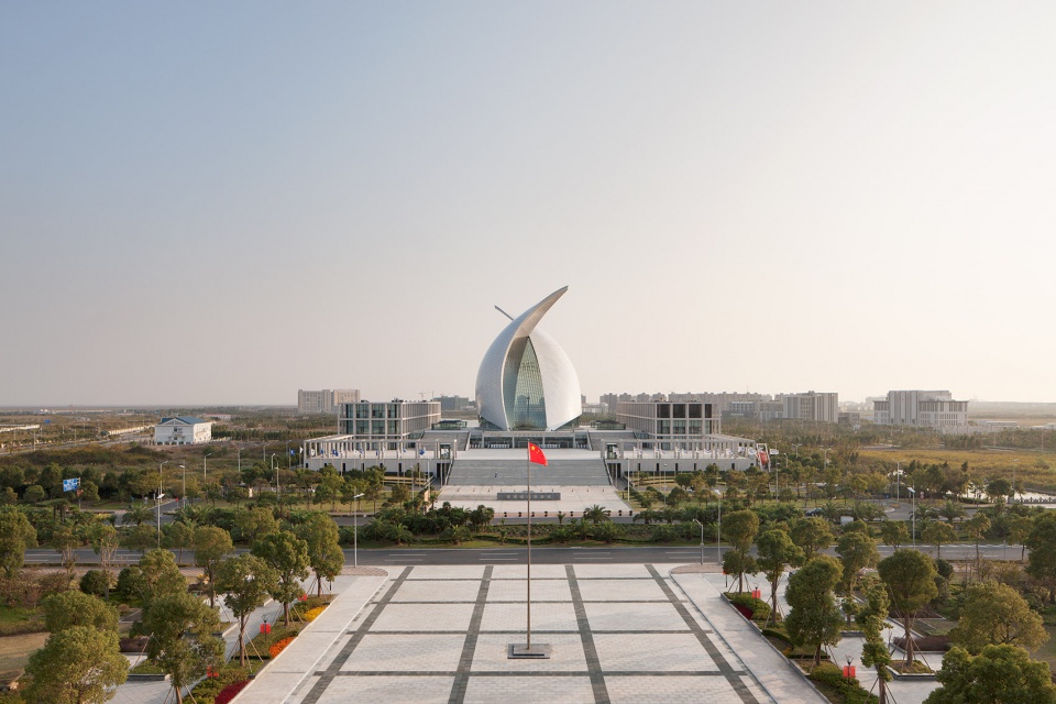 meinhard von gerkan receives the liang sicheng architecture prize