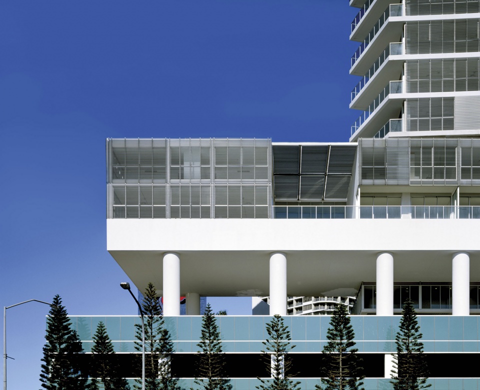 storey residential tower by ian moore architects