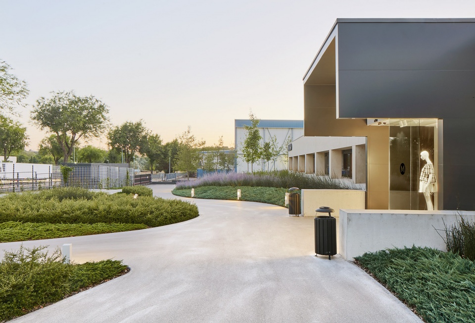 Landscape Project for HANGAR THE LINE DESIGN CENTER by AELAND